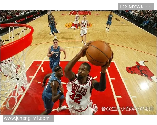 2016年火箭队与勇士队首轮对决回顾及精彩瞬间分析